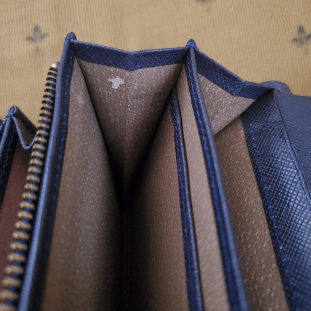 Givenchy Wallet - Picture 8 of 8